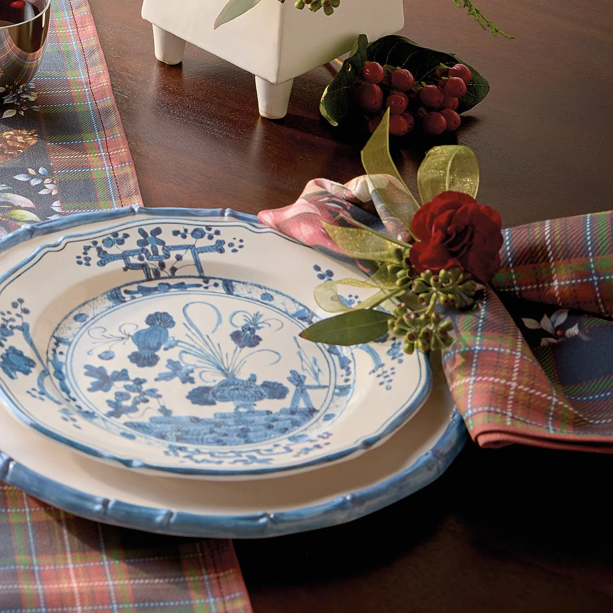 Monticello Poinsettia Napkins (set of 4) - Image 3